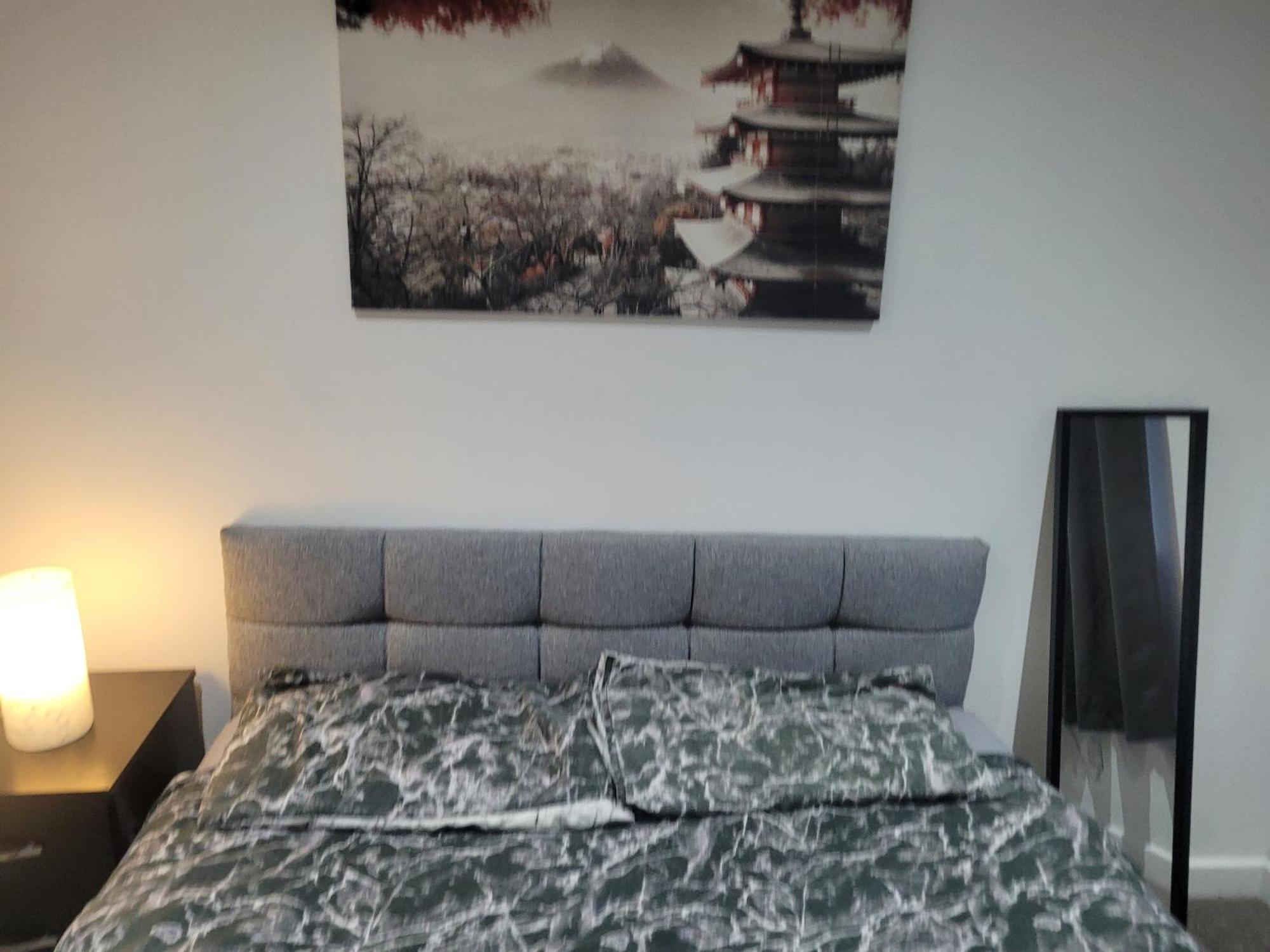 Private Rm In A 2 Bed Near 4 Train Stations Séjour chez l'habitant