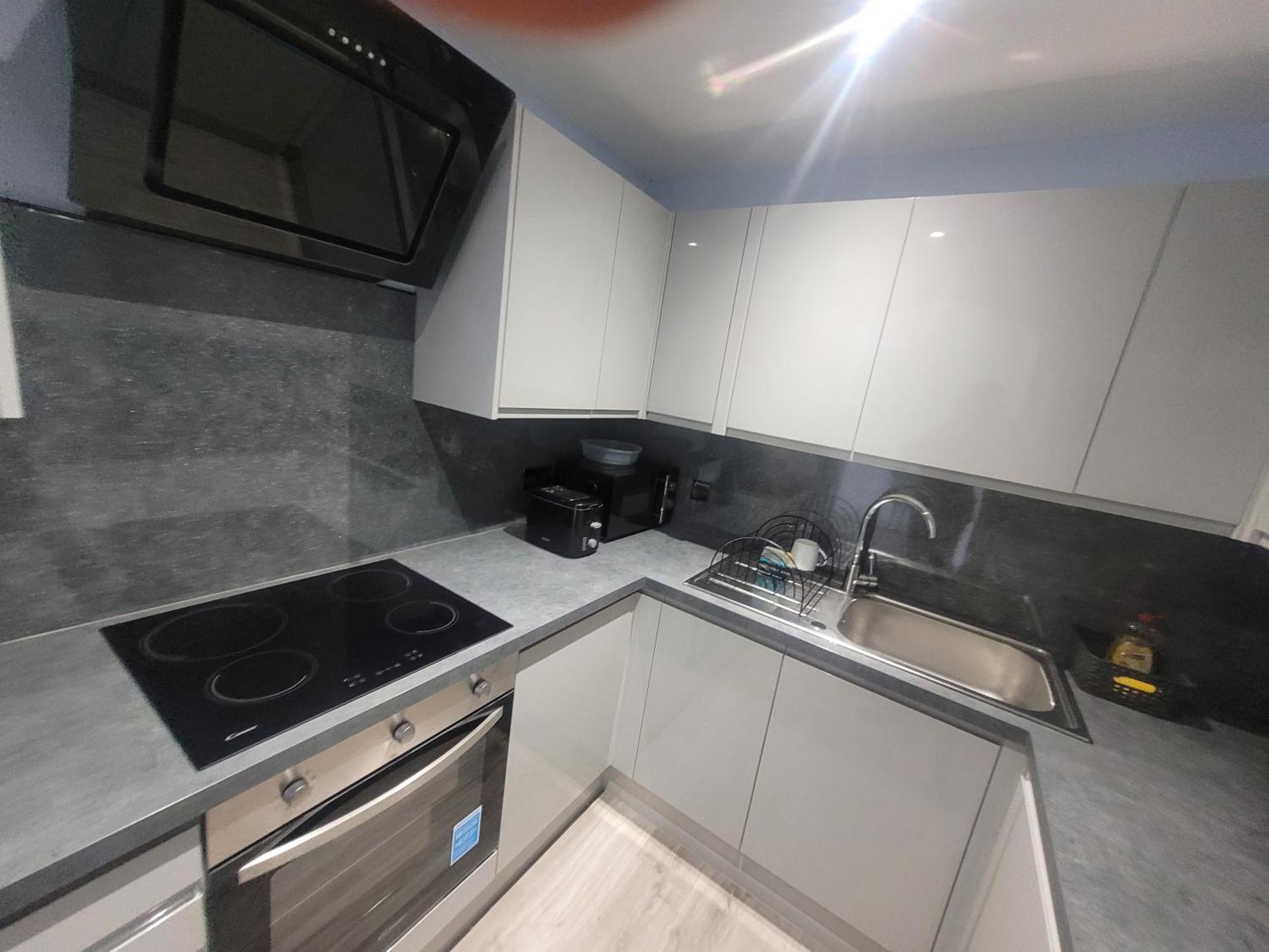 Séjour chez l'habitant Private Rm In A 2 Bed Near 4 Train Stations