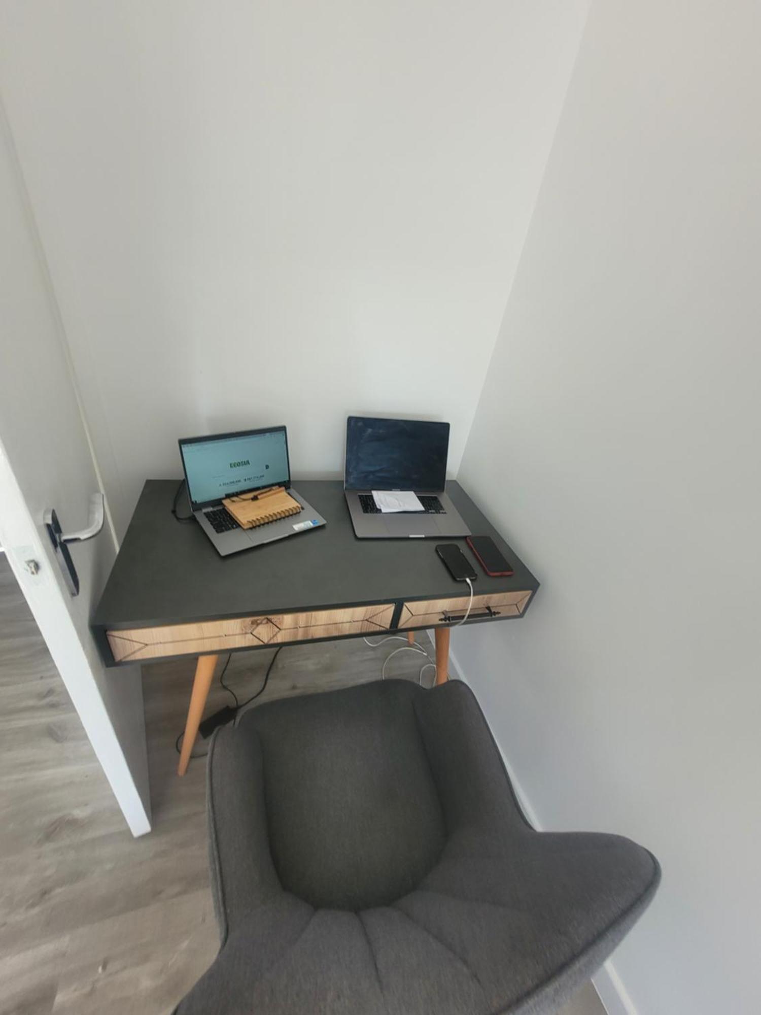 Séjour chez l'habitant Private Rm In A 2 Bed Near 4 Train Stations Londres